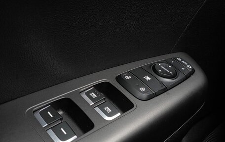 KIA Sportage IV рестайлинг, 2020 год, 2 100 000 рублей, 15 фотография