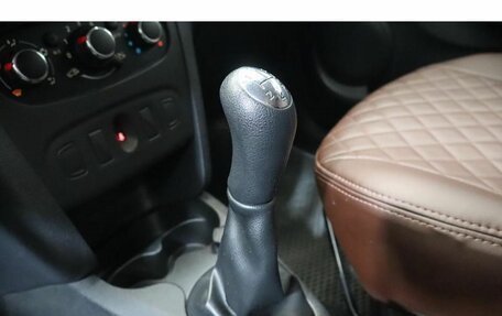 Renault Logan II, 2019 год, 1 049 000 рублей, 11 фотография