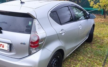 Toyota Aqua I, 2012 год, 715 000 рублей, 6 фотография