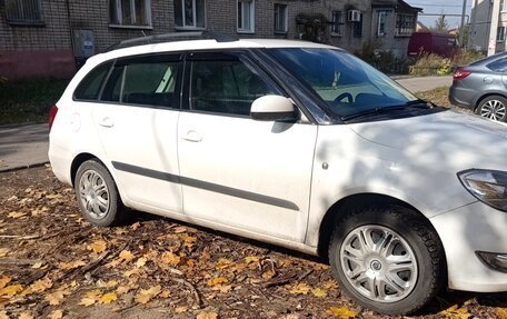 Skoda Fabia II, 2011 год, 520 000 рублей, 3 фотография
