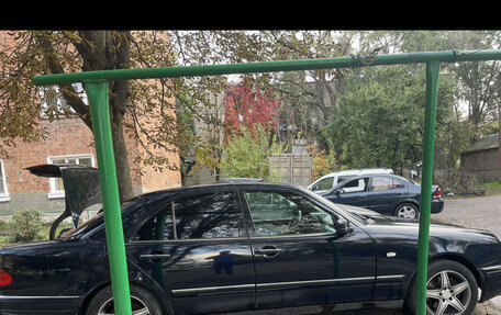 Mercedes-Benz E-Класс, 1997 год, 290 000 рублей, 2 фотография