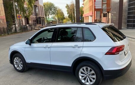 Volkswagen Tiguan II, 2019 год, 2 250 000 рублей, 4 фотография