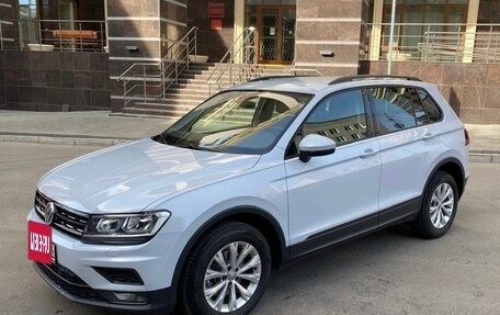 Volkswagen Tiguan II, 2019 год, 2 250 000 рублей, 2 фотография