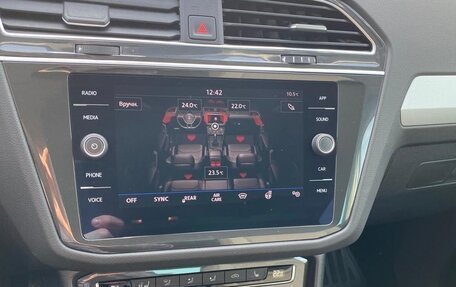 Volkswagen Tiguan II, 2019 год, 2 250 000 рублей, 17 фотография