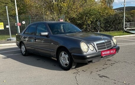 Mercedes-Benz E-Класс, 1996 год, 400 000 рублей, 3 фотография