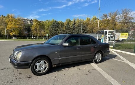 Mercedes-Benz E-Класс, 1996 год, 400 000 рублей, 9 фотография
