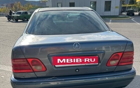 Mercedes-Benz E-Класс, 1996 год, 400 000 рублей, 7 фотография