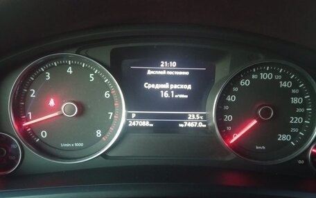 Volkswagen Touareg III, 2012 год, 1 500 000 рублей, 3 фотография