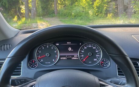 Volkswagen Touareg III, 2011 год, 2 200 000 рублей, 12 фотография