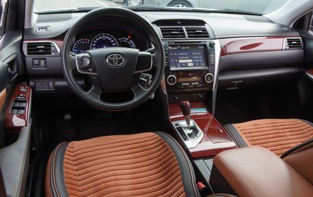 Toyota Camry, 2012 год, 1 820 000 рублей, 6 фотография