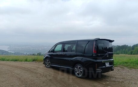 Honda Stepwgn IV, 2018 год, 2 100 000 рублей, 3 фотография