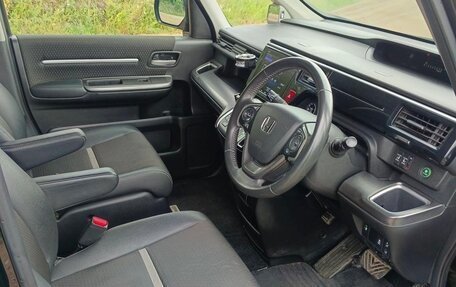 Honda Stepwgn IV, 2018 год, 2 100 000 рублей, 5 фотография