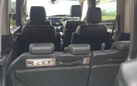 Honda Stepwgn IV, 2018 год, 2 100 000 рублей, 8 фотография