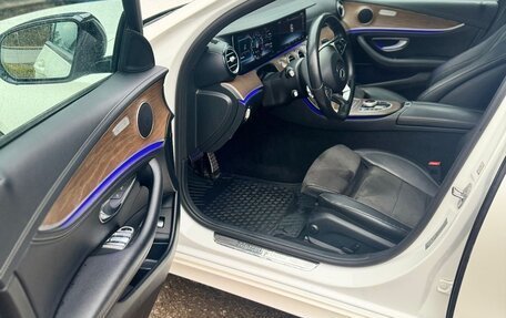 Mercedes-Benz E-Класс, 2017 год, 2 600 000 рублей, 10 фотография
