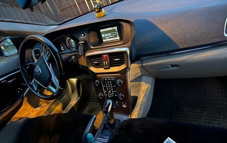 Volvo V40 II рестайлинг, 2014 год, 1 000 000 рублей, 3 фотография