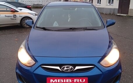 Hyundai Solaris II рестайлинг, 2012 год, 650 000 рублей, 2 фотография