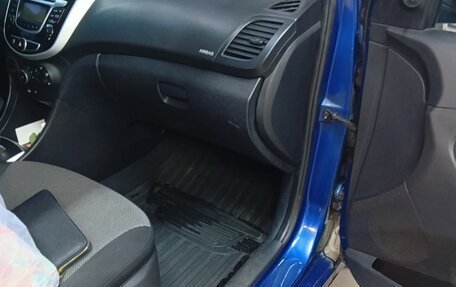 Hyundai Solaris II рестайлинг, 2012 год, 650 000 рублей, 11 фотография