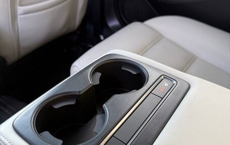 Mazda 6, 2017 год, 2 300 000 рублей, 27 фотография