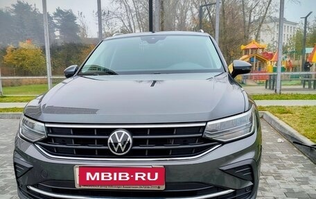 Volkswagen Tiguan II, 2021 год, 3 400 000 рублей, 1 фотография