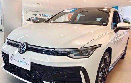 Volkswagen Golf VIII, 2022 год, 2 590 000 рублей, 1 фотография