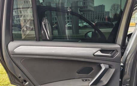 Volkswagen Tiguan II, 2021 год, 3 400 000 рублей, 22 фотография