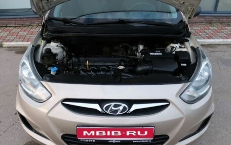 Hyundai Solaris II рестайлинг, 2011 год, 549 000 рублей, 10 фотография