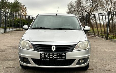 Renault Logan I, 2013 год, 300 000 рублей, 2 фотография