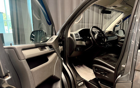 Volkswagen Multivan T6 рестайлинг, 2018 год, 4 350 000 рублей, 19 фотография