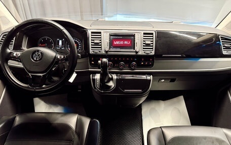 Volkswagen Multivan T6 рестайлинг, 2018 год, 4 350 000 рублей, 15 фотография