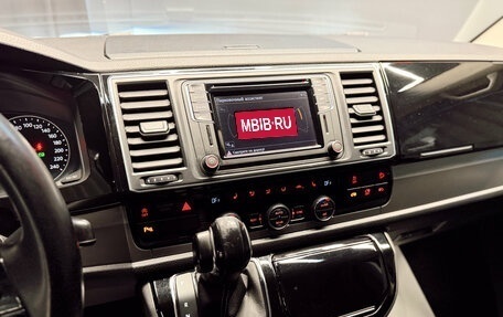 Volkswagen Multivan T6 рестайлинг, 2018 год, 4 350 000 рублей, 12 фотография