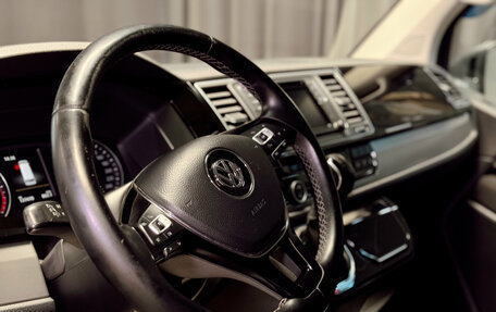 Volkswagen Multivan T6 рестайлинг, 2018 год, 4 350 000 рублей, 22 фотография