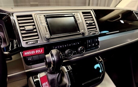 Volkswagen Multivan T6 рестайлинг, 2018 год, 4 350 000 рублей, 16 фотография