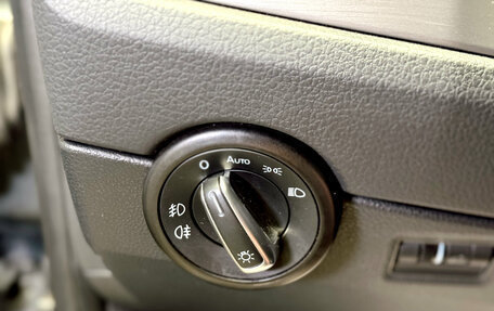 Volkswagen Multivan T6 рестайлинг, 2018 год, 4 350 000 рублей, 25 фотография