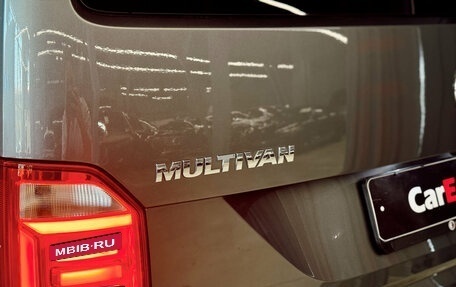 Volkswagen Multivan T6 рестайлинг, 2018 год, 4 350 000 рублей, 26 фотография