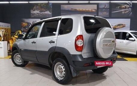 Chevrolet Niva I рестайлинг, 2017 год, 498 000 рублей, 3 фотография