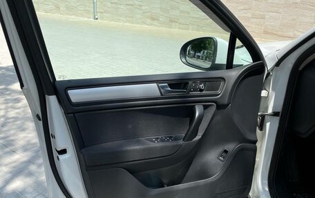 Volkswagen Touareg III, 2012 год, 1 650 000 рублей, 10 фотография