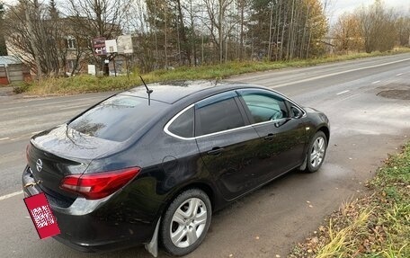 Opel Astra J, 2014 год, 980 000 рублей, 2 фотография