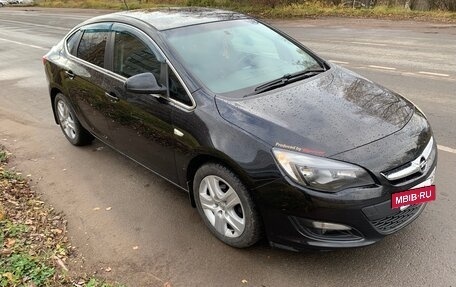 Opel Astra J, 2014 год, 980 000 рублей, 3 фотография