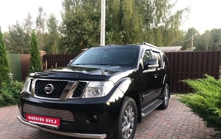 Nissan Pathfinder, 2012 год, 1 850 000 рублей, 33 фотография