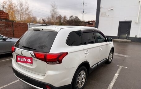 Mitsubishi Outlander III рестайлинг 3, 2015 год, 1 450 000 рублей, 5 фотография