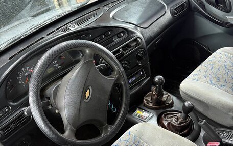 Chevrolet Niva I рестайлинг, 2004 год, 207 000 рублей, 2 фотография