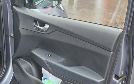 Hyundai Solaris II рестайлинг, 2021 год, 1 800 000 рублей, 9 фотография