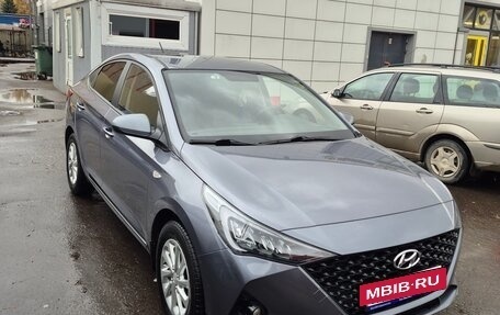 Hyundai Solaris II рестайлинг, 2021 год, 1 800 000 рублей, 2 фотография