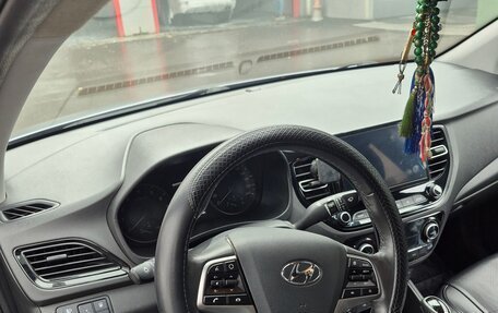 Hyundai Solaris II рестайлинг, 2021 год, 1 800 000 рублей, 14 фотография