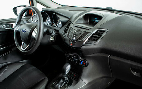 Ford Fiesta, 2015 год, 910 000 рублей, 10 фотография