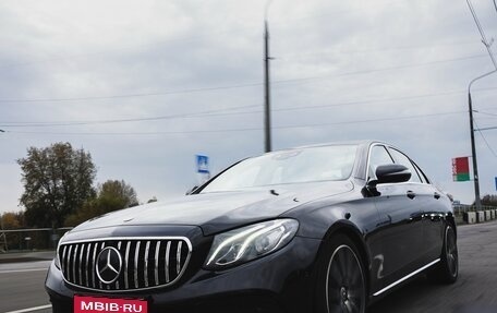 Mercedes-Benz E-Класс, 2017 год, 1 900 000 рублей, 1 фотография