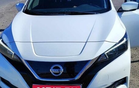 Nissan Leaf II, 2018 год, 2 300 000 рублей, 1 фотография
