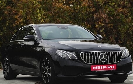 Mercedes-Benz E-Класс, 2017 год, 1 900 000 рублей, 3 фотография