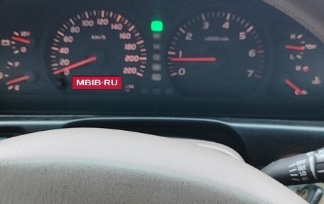 Toyota Land Cruiser 100 рестайлинг 2, 2001 год, 2 600 000 рублей, 5 фотография