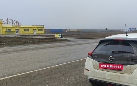 Nissan Leaf II, 2018 год, 2 300 000 рублей, 3 фотография